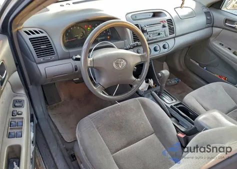 2003 Toyota Camry Le z USA, uszkodzony, nr VIN 4T1BE32K03U643600